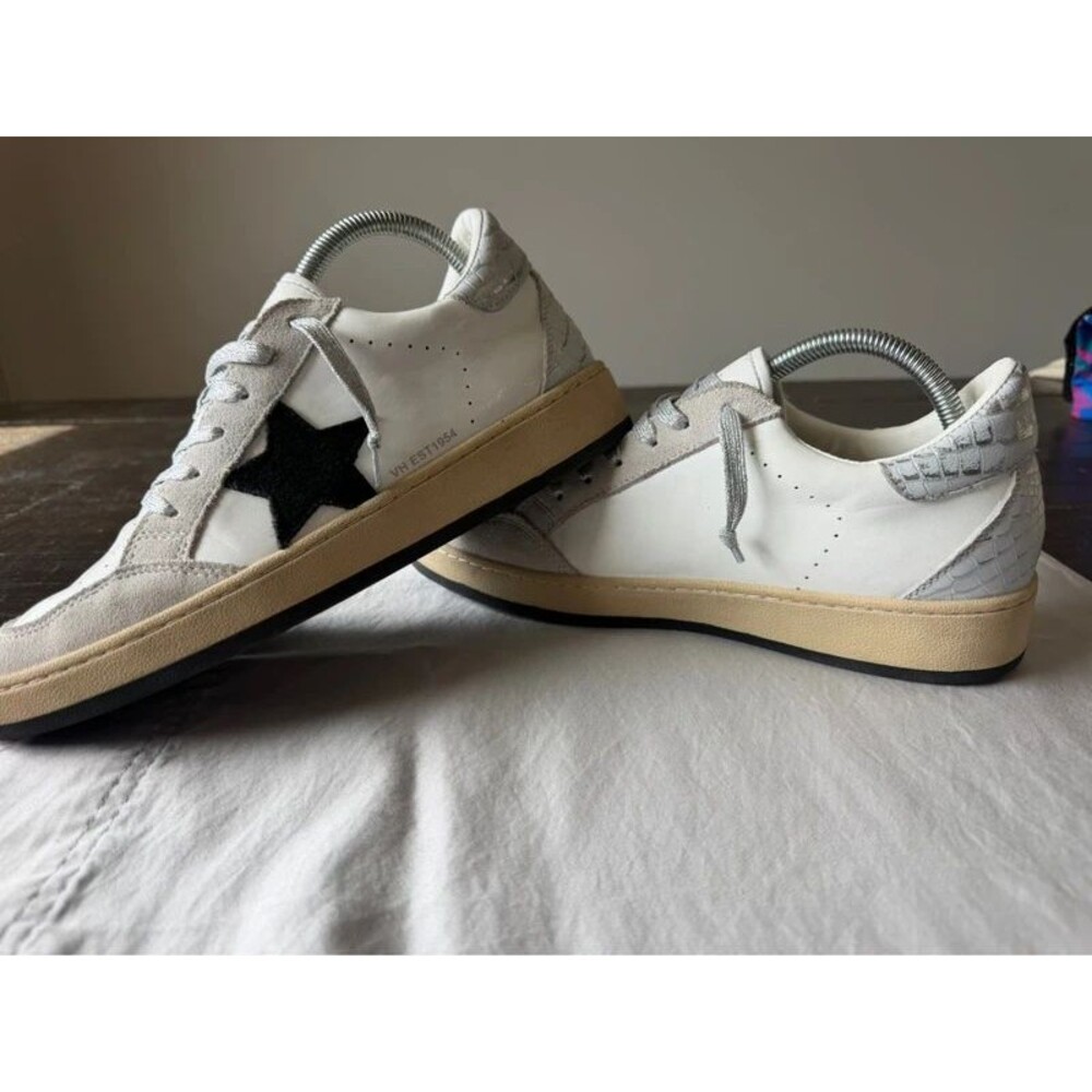 Vintage Havana Eldridge Women’s 11 Silver Croco Black Star Distressed Sneakers